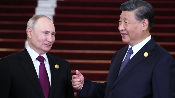 Президент РФ Владимир Путин на церемонии встречи глав делегаций - участников III Международного форума Один пояс, один путь в Пекине - Sputnik Азербайджан