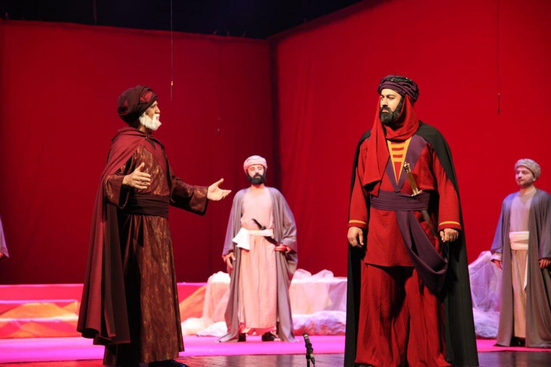 Akademik Musiqili Teatrda “Leyli və Məcnun” tamaşasına ictimai baxış keçirilib - Sputnik Азербайджан, 1920, 19.10.2023
