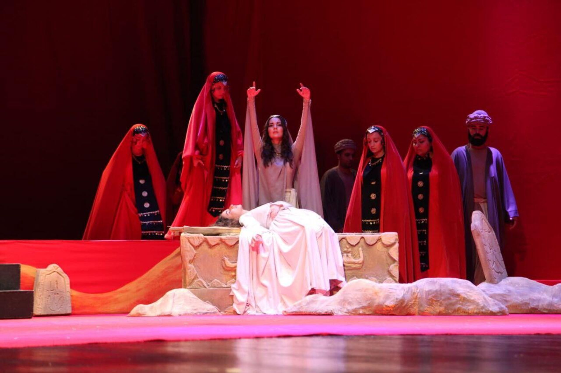 Akademik Musiqili Teatrda “Leyli və Məcnun” tamaşasına ictimai baxış keçirilib - Sputnik Азербайджан, 1920, 19.10.2023