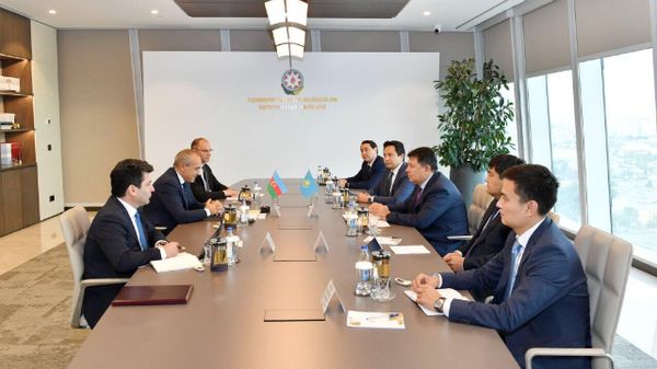 Министр экономики Азербайджана встретился с советником Президента Республики Казахстана - Sputnik Азербайджан