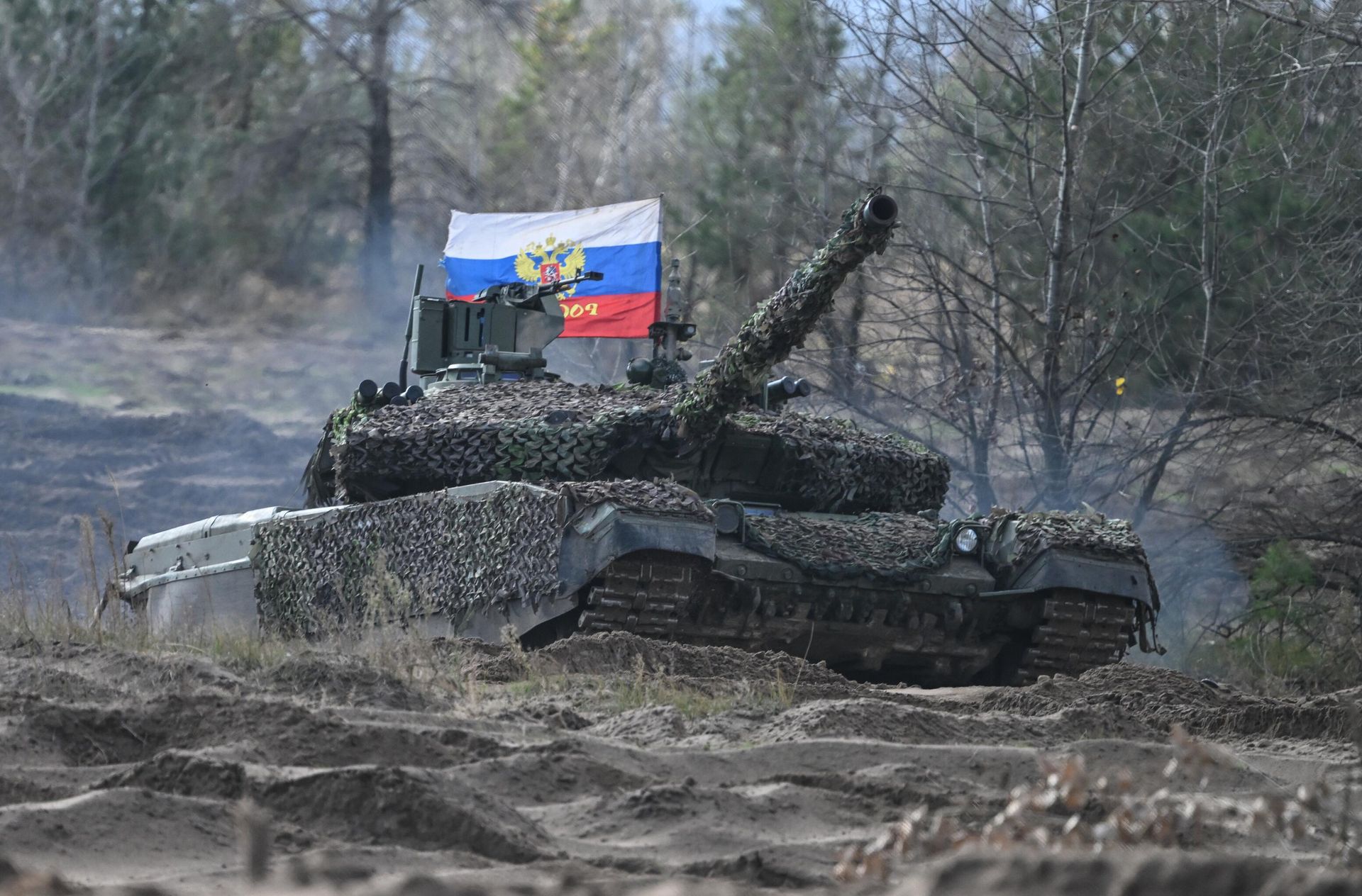 Танк Т-90М Прорыв в тыловом районе специальной военной операции - Sputnik Азербайджан, 1920, 18.04.2024