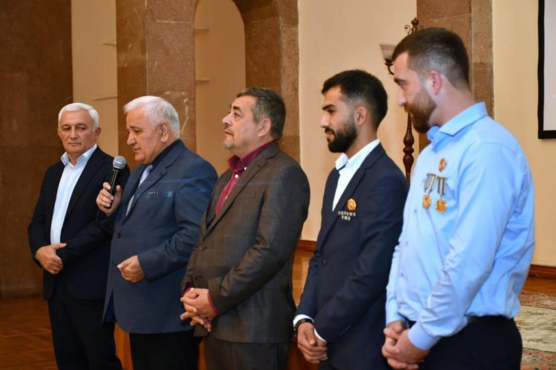 В Музейном центре открылась выставка Döyüşən rəssamlar (Художники – бойцы) - Sputnik Азербайджан, 1920, 07.11.2023
