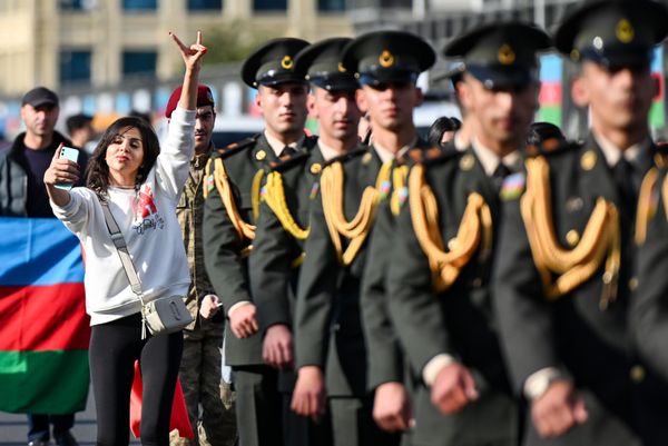 Военные шествия стартовали в Баку по случаю Дня Победы. - Sputnik Азербайджан