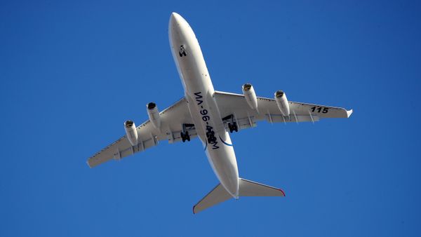 Модернизированный Ил-96-400М совершил первый полет - Sputnik Азербайджан