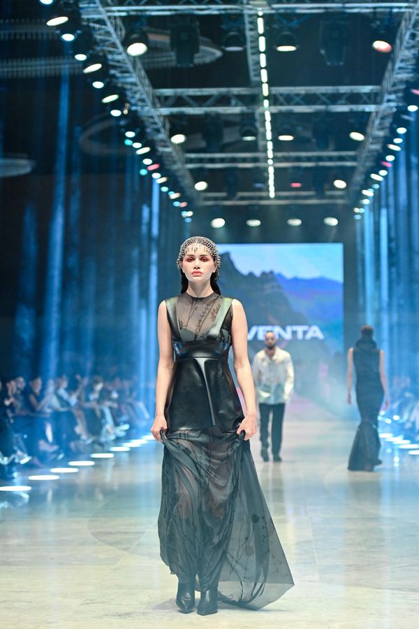 Первый сезон Baku Fashion Week стартовал в пятницу В Бакинском конгресс-центре - Sputnik Азербайджан