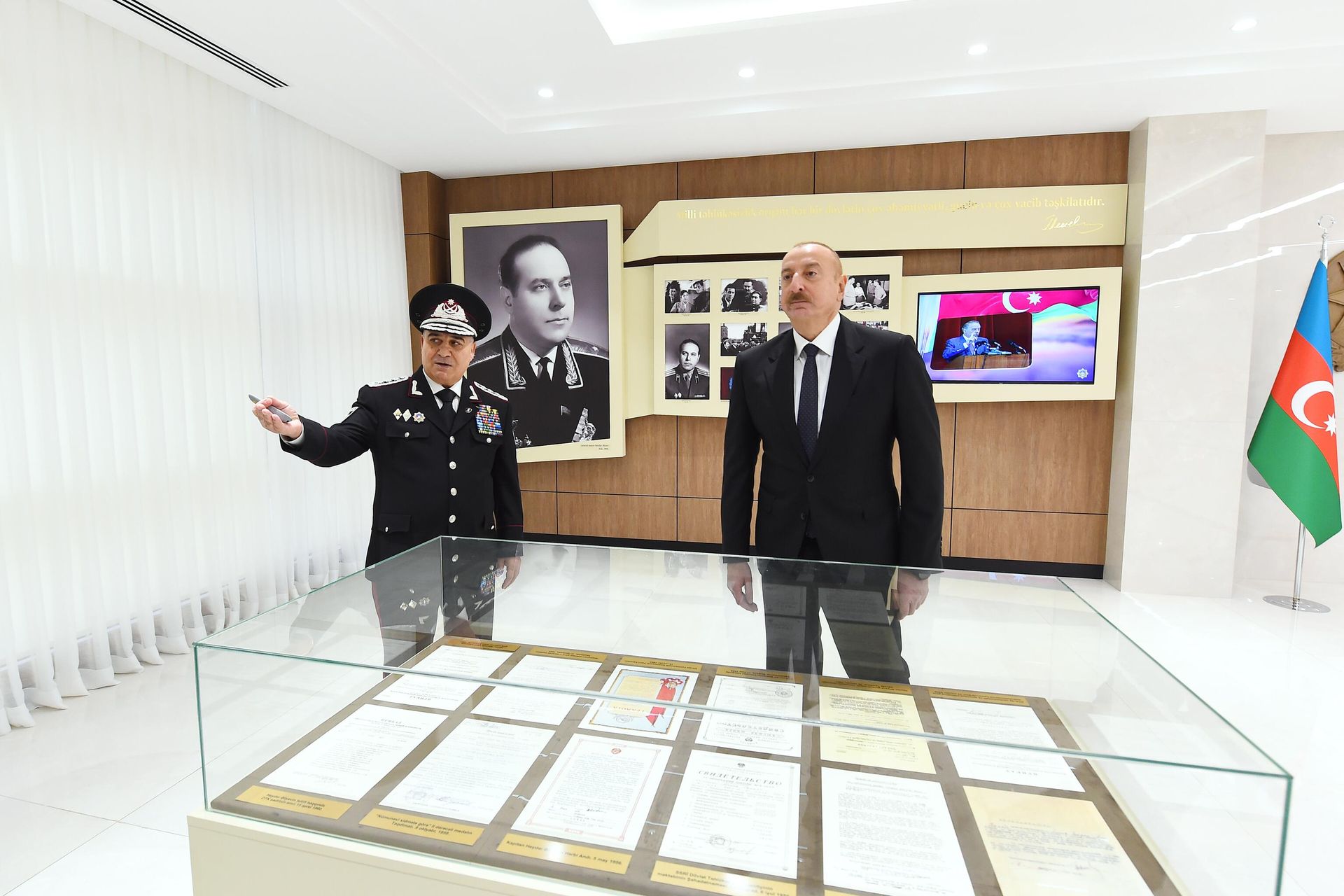 Prezident İlham Əliyev Dövlət Təhlükəsizliyi Xidmətinin yeni inzibati binalarının açılışında iştirak edib - Sputnik Азербайджан, 1920, 29.11.2023