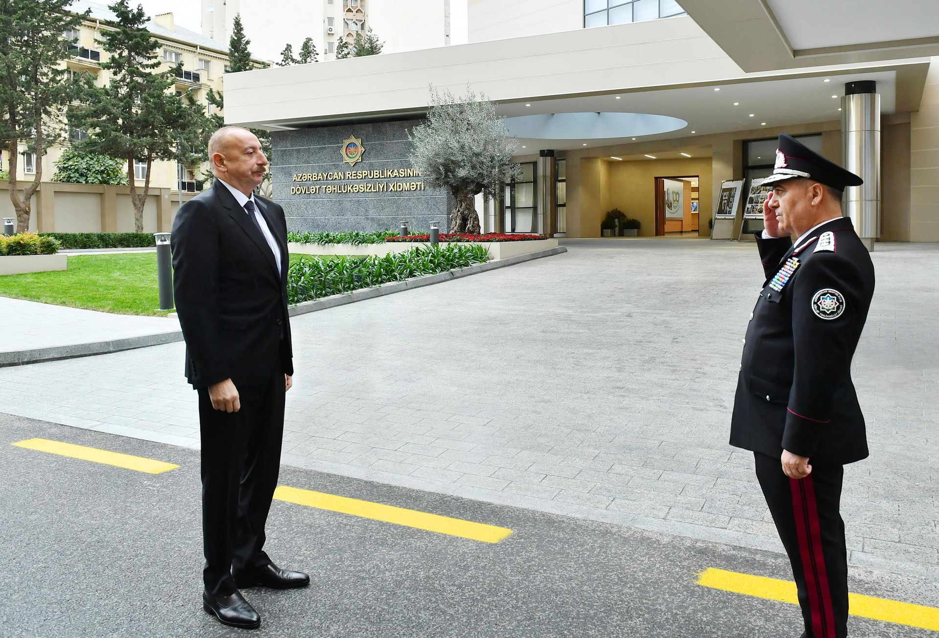 Prezident İlham Əliyev Dövlət Təhlükəsizliyi Xidmətinin yeni inzibati binalarının açılışında iştirak edib - Sputnik Азербайджан, 1920, 29.11.2023