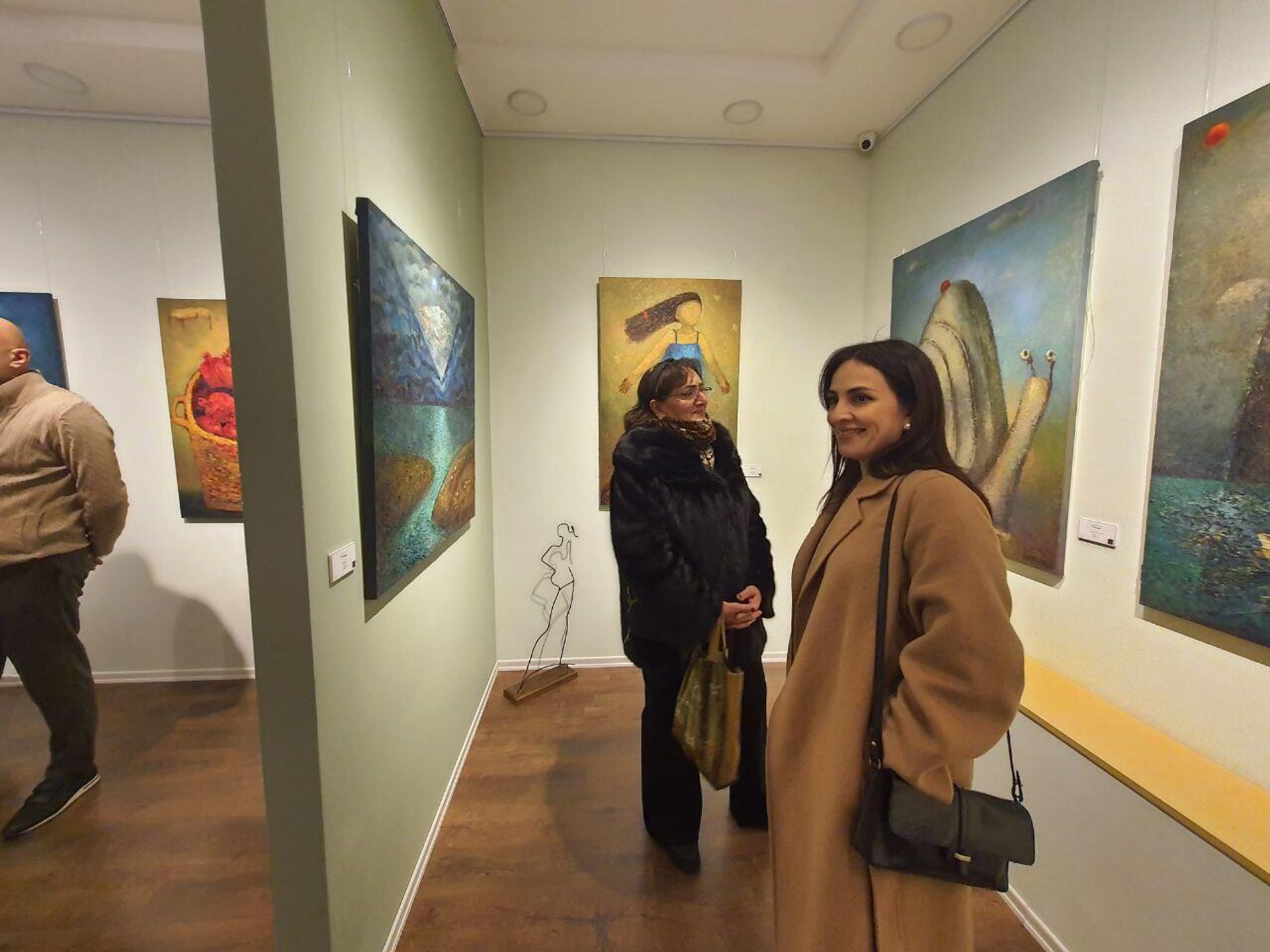 Выставка Let's play азербайджанского художника Бахруза Кенгерли в Huma Art Room - Sputnik Азербайджан, 1920, 02.12.2023