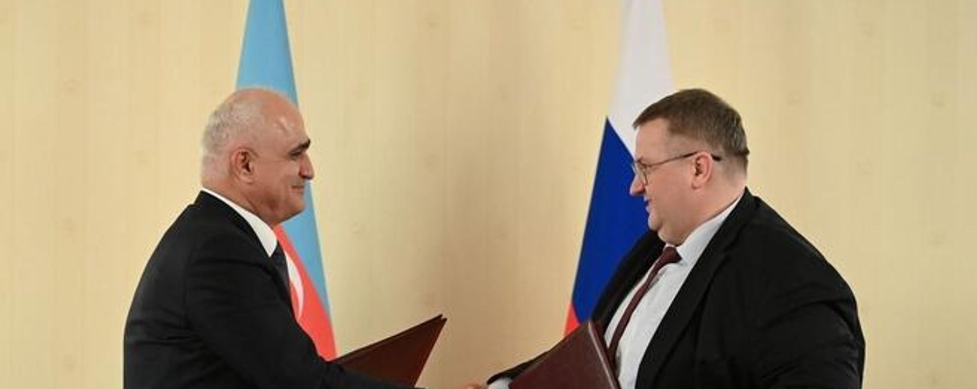 Вице-премьеры Азербайджана и России Шахин Мустафаев и Алексей Оверчук, фото из архива - Sputnik Азербайджан, 1920, 08.12.2023