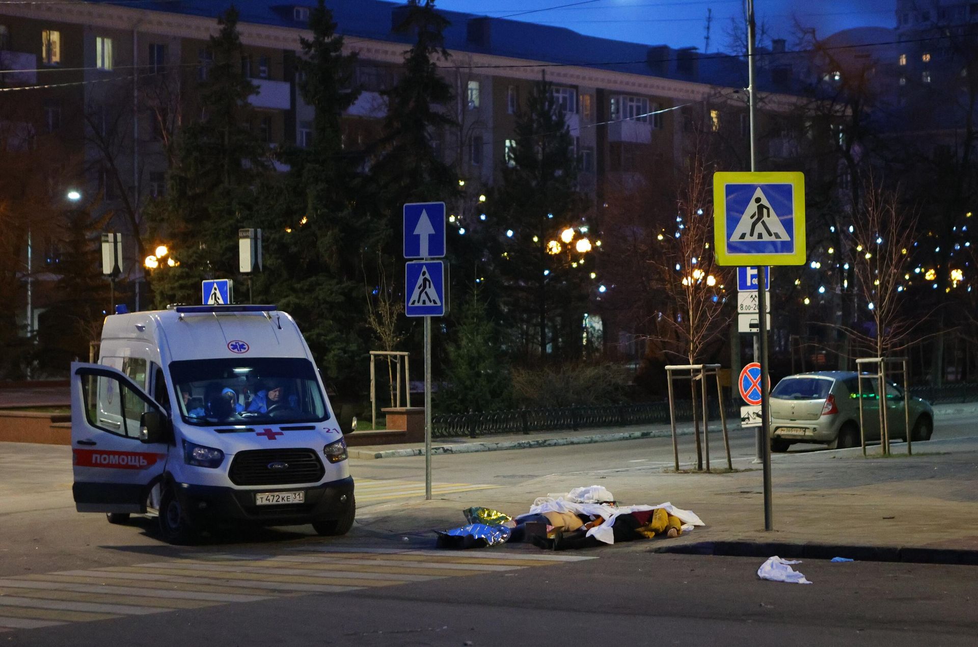 Последствия обстрела центра Белгорода ВСУ2 - Sputnik Азербайджан, 1920, 31.12.2023