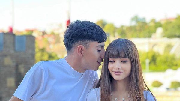 Известный турецкий тик-токер Фуркан Аглуч сделал предложение руки и сердце своей азербайджанской коллеге Ние Гурбановой - Sputnik Азербайджан