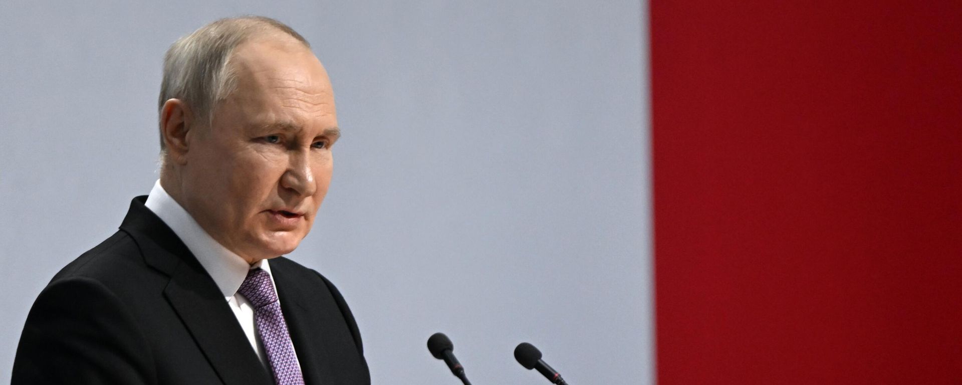 Президент РФ В. Путин принял участие в форуме Всё для Победы! в Туле - Sputnik Азербайджан, 1920, 18.02.2024