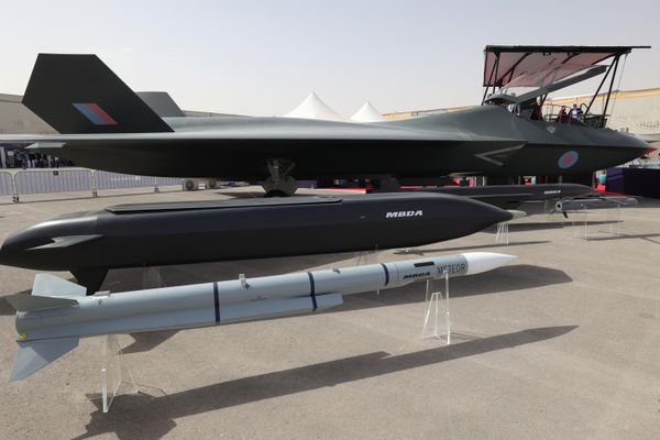 Посетители на 2-й Всемирной оборонной выставке "World Defense Show" в Эр-Рияде. - Sputnik Азербайджан