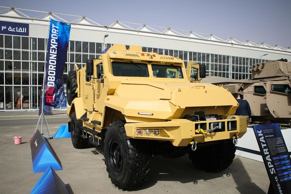 Бронированный автомобиль многоцелевого назначения Спартак представлен на 2-й Всемирной оборонной выставке World Defense Show в Эр-Рияде - Sputnik Азербайджан