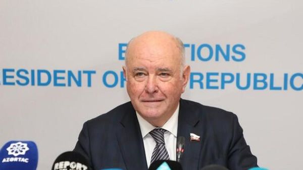 Rusiya Federasiya Şurasının beynəlxalq məsələlər komitəsinin sədri Qriqori Karasin  - Sputnik Азербайджан