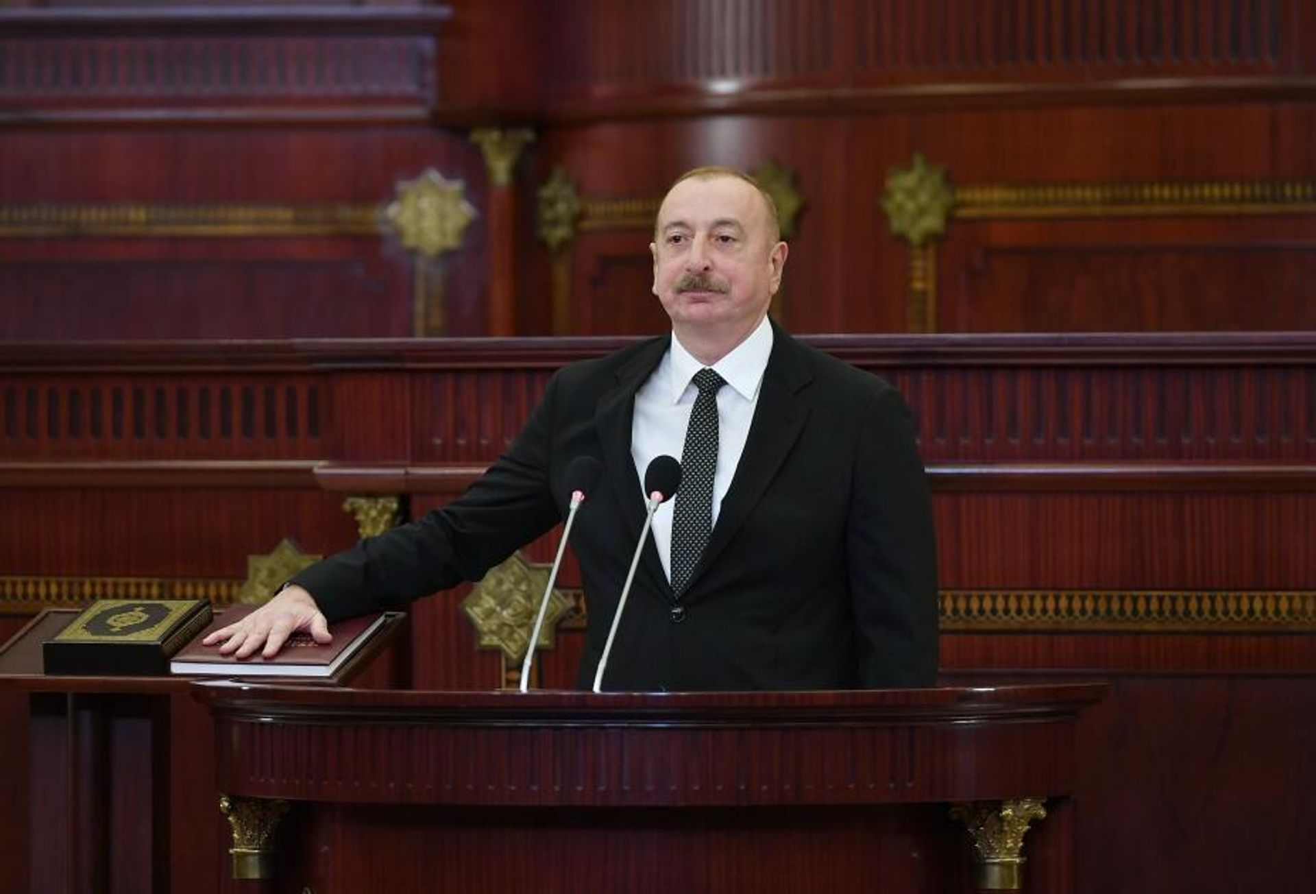 Azərbaycan Respublikasının Prezidenti İlham Əliyevin andiçmə mərasimi - Sputnik Азербайджан, 1920, 14.02.2024