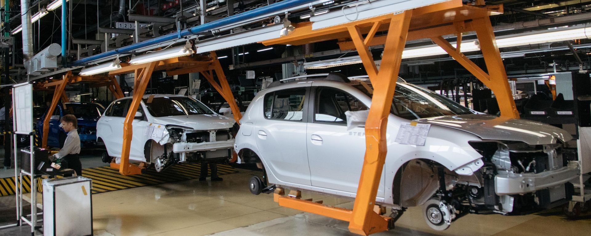 Сборка новых автомобилей на заводе АвтоВАЗ, фото из архива - Sputnik Азербайджан, 1920, 15.02.2024