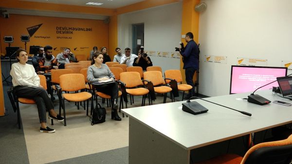 Sputnik Pro: формулу успешного видео раскрыли в Баку - Sputnik Азербайджан