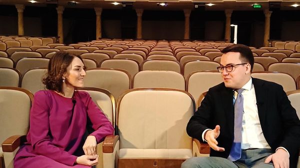 Директор Александринского театра: невозможно ходить в театр каждый день, а я хожу - Sputnik Азербайджан
