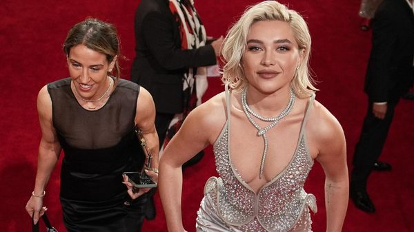 Актриса Florence Pugh на красной дорожке 96-ой церемонии вручения кинопремии Оскар в Лос-Анджелесе - Sputnik Азербайджан