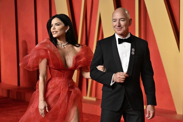 Предприниматель Джефф Безос на Vanity Fair Oscar Party 96-ой церемонии вручения кинопремии "Оскар" в Лос-Анджелесе. - Sputnik Азербайджан