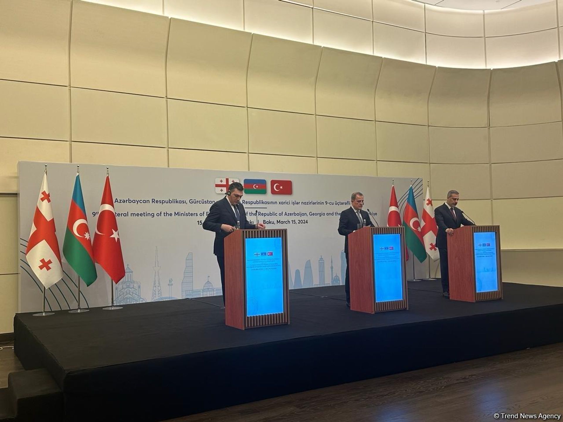 Bakıda Azərbaycan, Türkiyə və Gürcüstan XİN rəhbərlərinin birgə mətbuat konftansı - Sputnik Азербайджан, 1920, 15.03.2024
