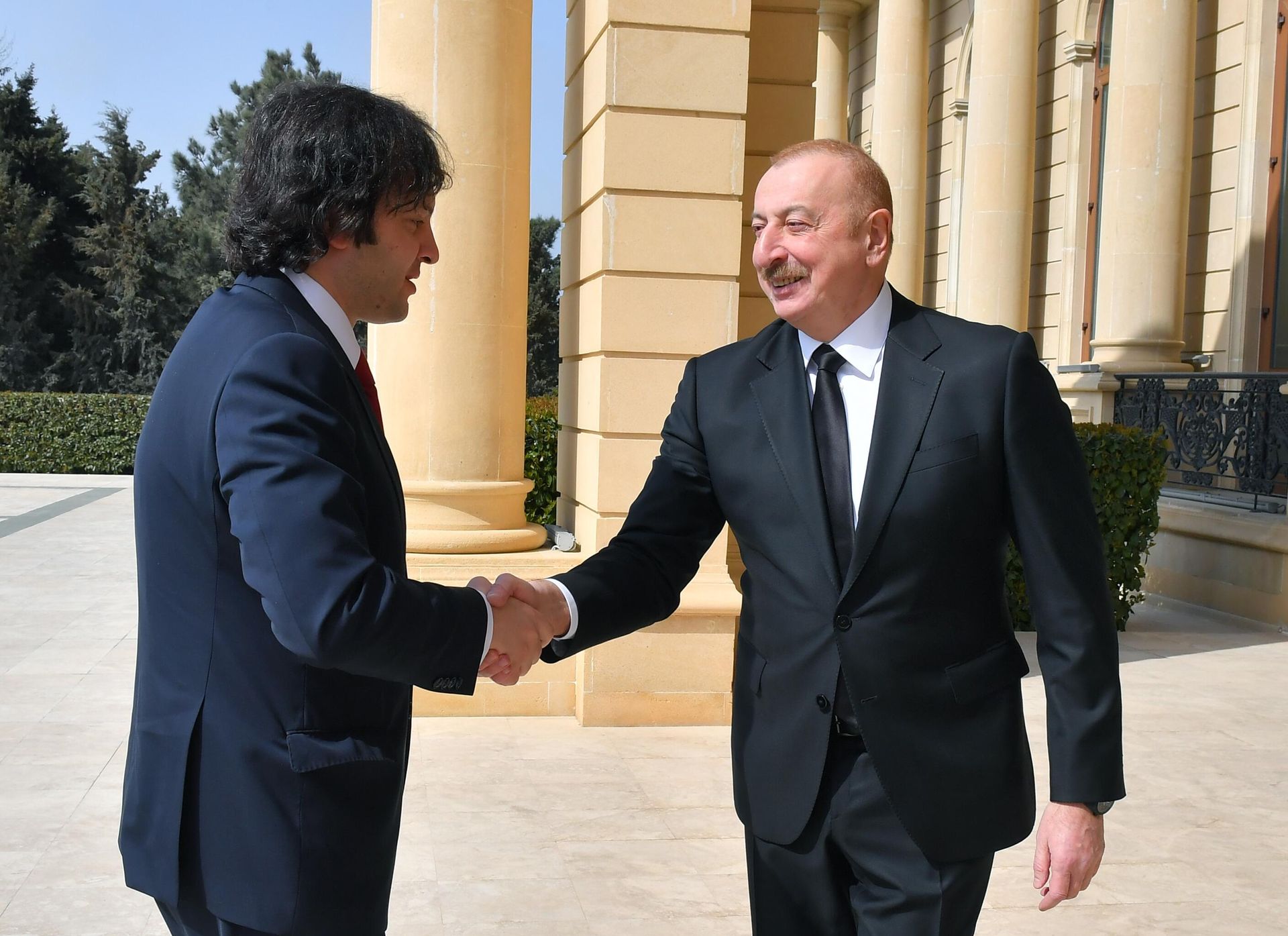 Prezident İlham Əliyevin Gürcüstanın Baş naziri İrakli Kobaxidze ilə təkbətək görüşü olub - Sputnik Азербайджан, 1920, 16.03.2024