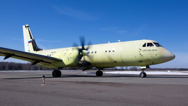 İL-114-300 təyyarəsi - Sputnik Азербайджан