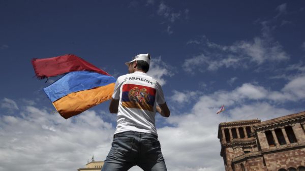 Разорваный флаг Армении - Sputnik Азербайджан