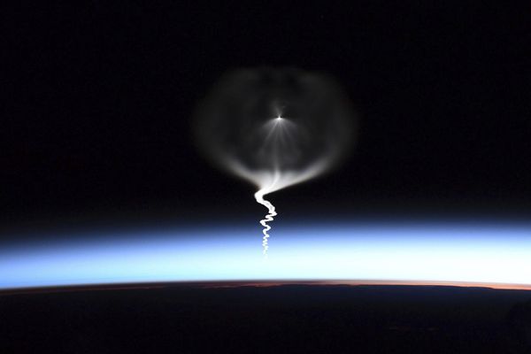 Вид на запуск ракеты-носителя "Союз" с МКС. - Sputnik Азербайджан
