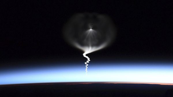 Вид на запуск ракеты-носителя Союз с МКС  - Sputnik Азербайджан