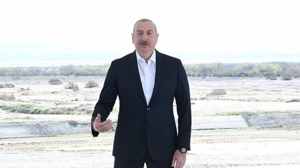 İlham Əliyev Hacıqabul rayonunda Şirvan suvarma kanalının təməlini qoyub - Sputnik Азербайджан
