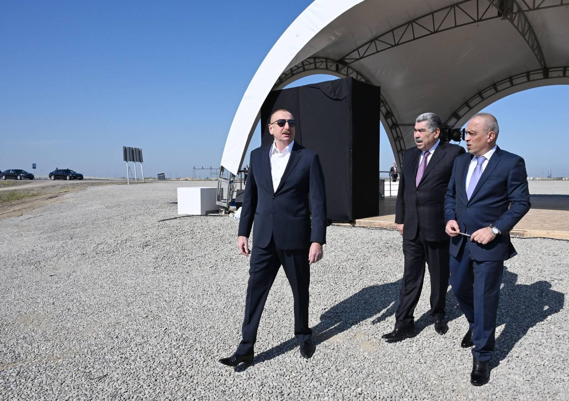 İlham Əliyev Hacıqabul rayonunda Şirvan suvarma kanalının təməlini qoyub - Sputnik Азербайджан, 1920, 16.04.2024