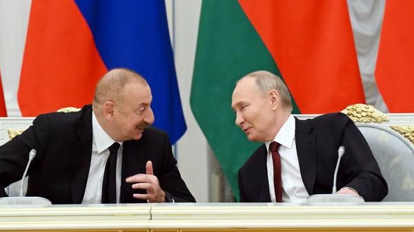 Президент РФ Владимир Путин на совместной встрече с президентом Азербайджана Ильхамом Алиевым с ветеранами-строителями БАМа - Sputnik Азербайджан