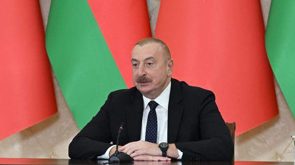 Президент Ильхам Алиев и Президент Садыр Жапаров выступили с заявлениями для прессы - Sputnik Азербайджан