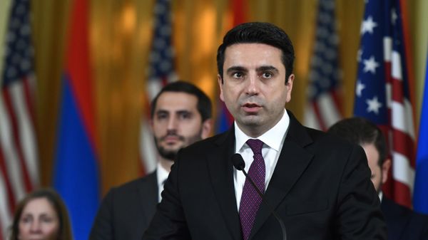 Alen Simonyan - Sputnik Азербайджан