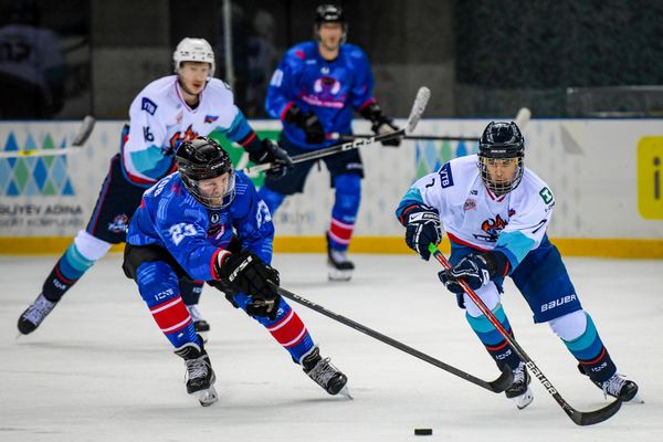 Товарищеский матч между хоккейными командами «Baku Flames» и «Ледовое Братство» - Sputnik Азербайджан