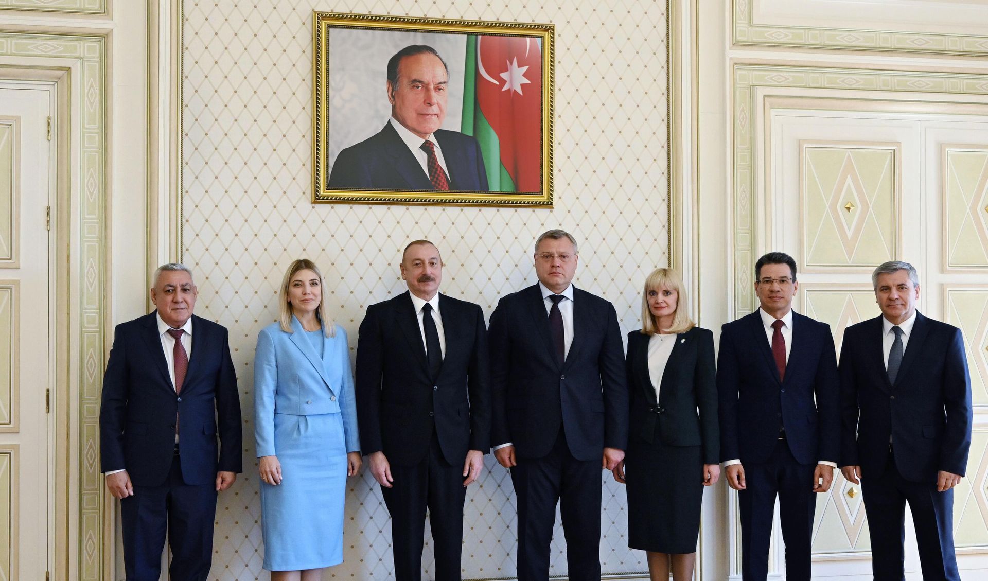 Prezident İlham Əliyev Rusiya Federasiyası Həştərxan vilayətinin qubernatorunu qəbul edib - Sputnik Азербайджан, 1920, 06.05.2024