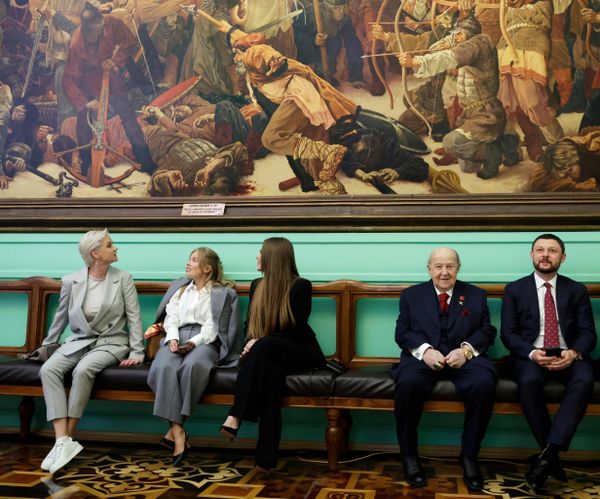 Гости перед церемонией инаугурации президента РФ Владимира Путина в Кремле - Sputnik Азербайджан
