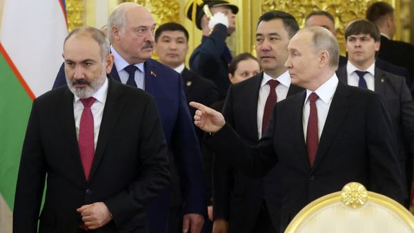 Президент РФ Владимир Путин на юбилейном заседании Высшего Евразийского экономического совета (ВЕЭС) на саммите стран - участниц Евразийского экономического союза (ЕАЭС) в Москве - Sputnik Азербайджан