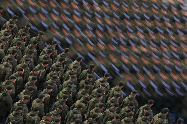 Парадные расчеты на военном параде в Москве в честь 79-летия Победы в Великой Отечественной войне - Sputnik Азербайджан