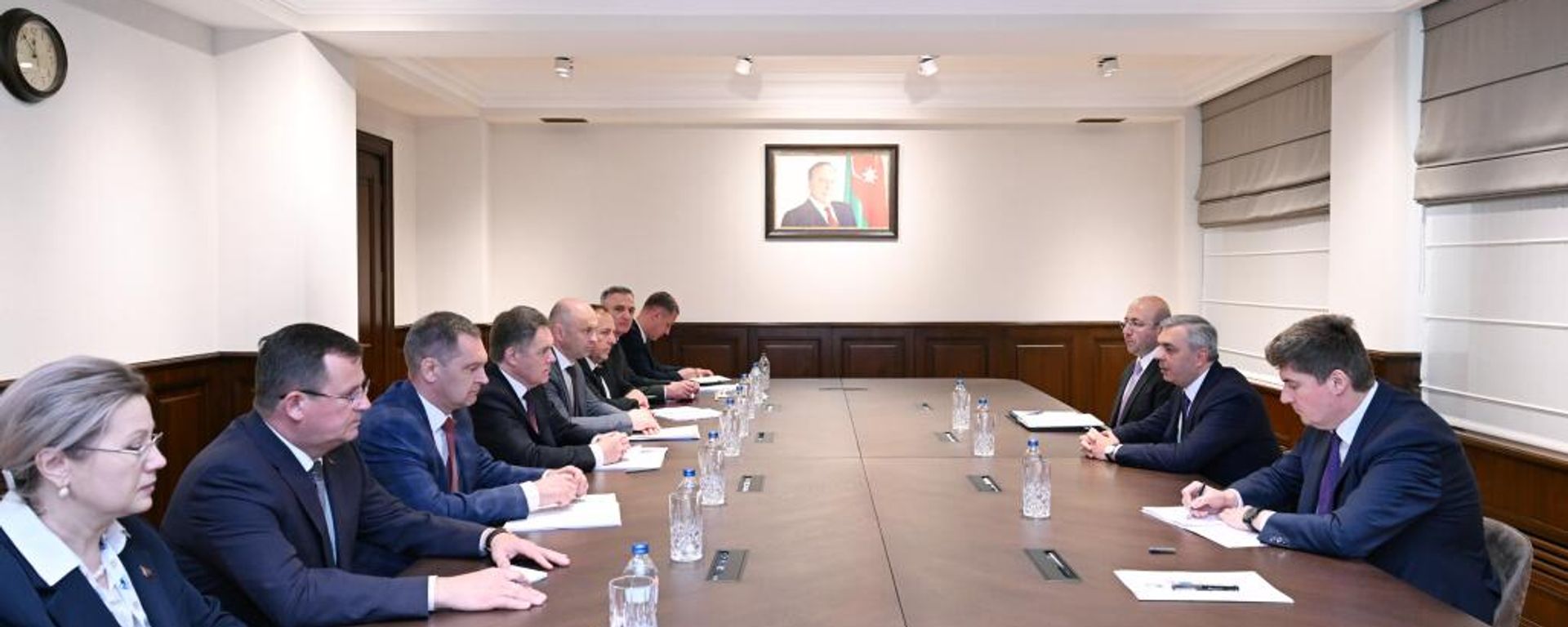 Руководитель Администрации президента Азербайджана Самир Нуриев встретился с находящимся с визитом в республике заместителем премьер-министра Беларуси Игорем Петришенко - Sputnik Азербайджан, 1920, 15.05.2024