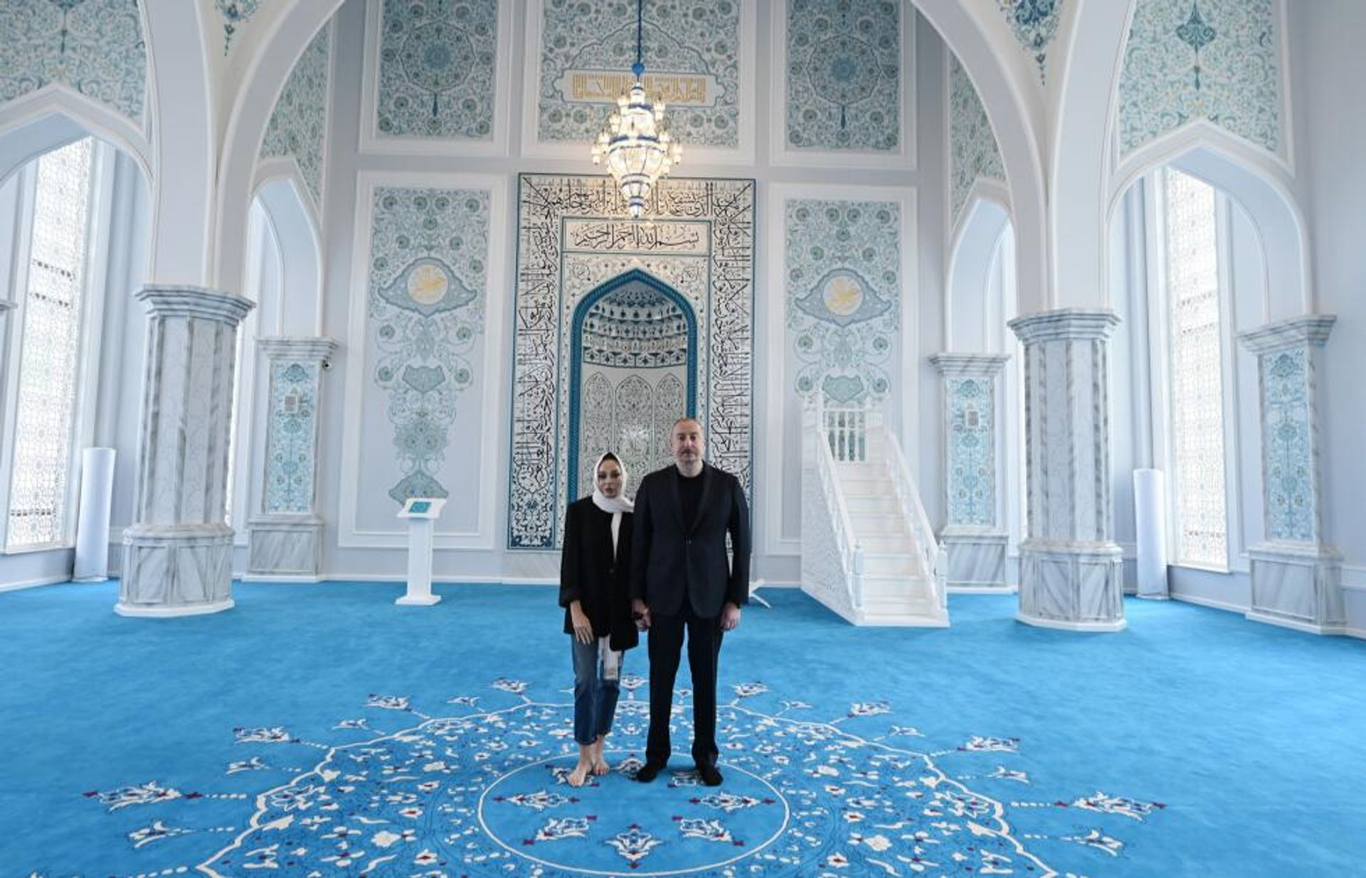 Prezident İlham Əliyev və birinci xanım Mehriban Əliyeva Zəngilan məscidinin açılışında iştirak ediblər - Sputnik Азербайджан, 1920, 18.05.2024