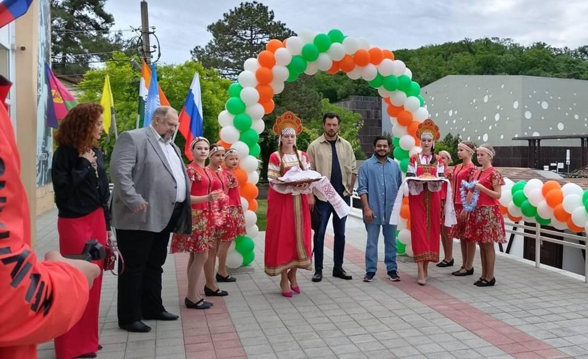Азербайджанский актер Рустам Джебраилов во время съемок картине Мой любимый Раджа - Sputnik Азербайджан, 1920, 20.05.2024