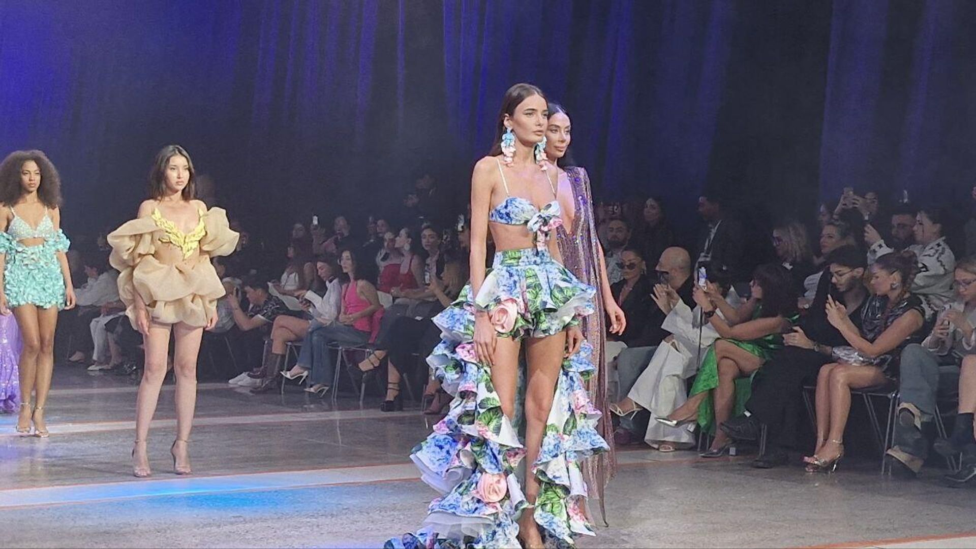 Второй сезон Baku Fashion Week в Baku Crystal Hall - Sputnik Азербайджан, 1920, 25.05.2024