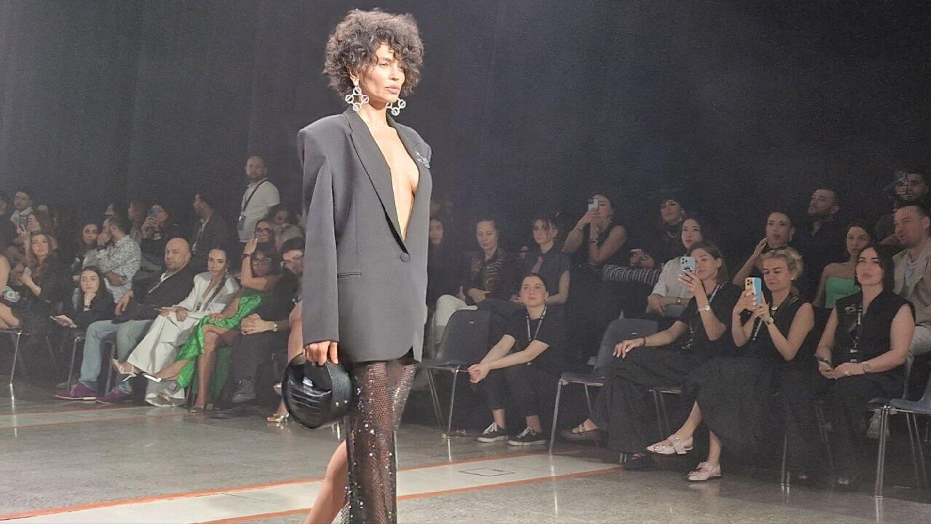 Второй сезон Baku Fashion Week в Baku Crystal Hall - Sputnik Азербайджан, 1920, 25.05.2024