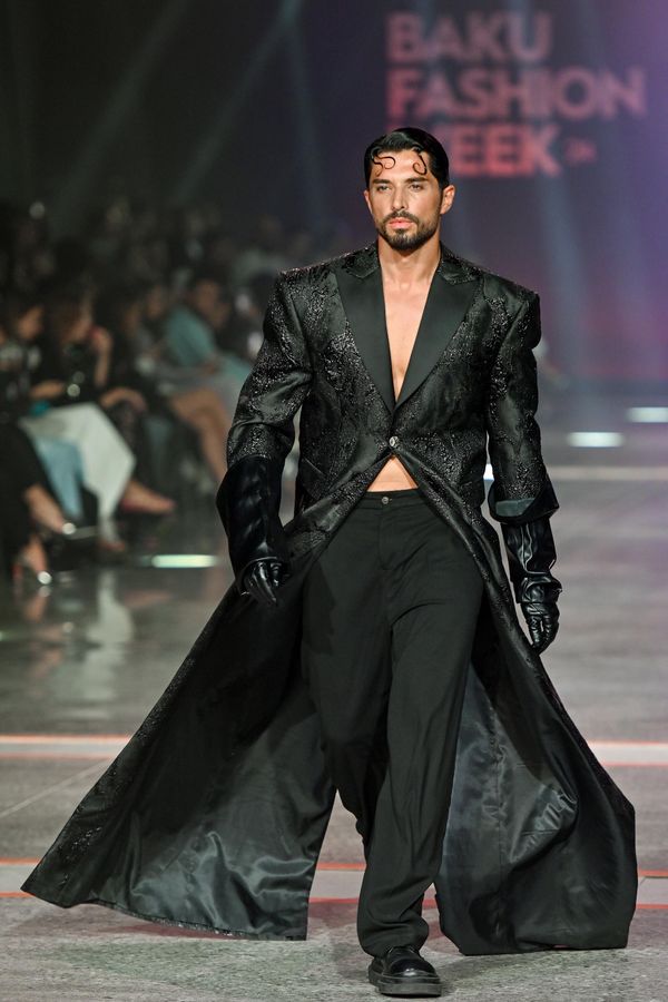 Модель во время показа коллекций на Baku Fashion Week. - Sputnik Азербайджан