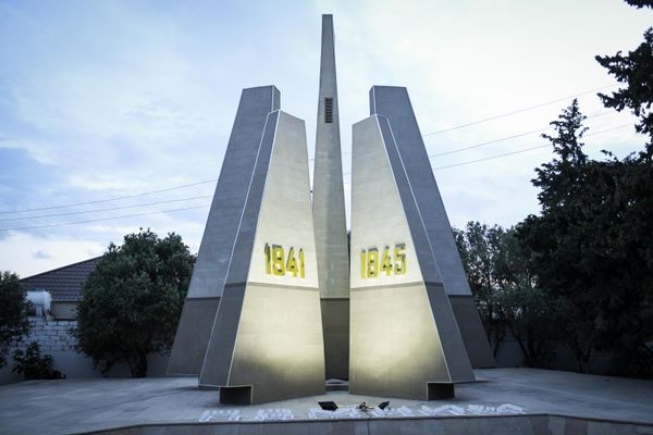 В память о начале Великой Отечественной войны в Баку прошла международная акция "Свеча памяти". - Sputnik Азербайджан