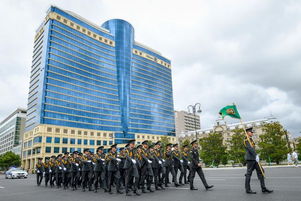 В Баку состоялся торжественный парад, посвященный Дню вооруженных сил. - Sputnik Азербайджан