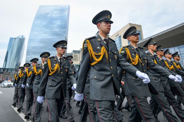 В Баку состоялся торжественный парад, посвященный Дню вооруженных сил. - Sputnik Азербайджан